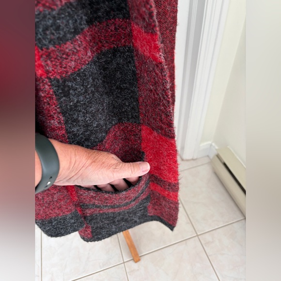 Cyrus Red and Black Plaid Women's Cardigan - Picture 5 of 8